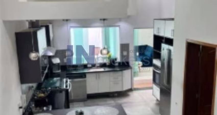 Imperdível: Casa à venda em Jundiaí-SP, Jardim Pacaembu, 4 quartos, 2 suítes, 2 salas, 4 banheiros, 4 vagas, 350m².