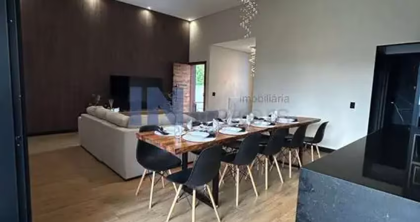 Casa de Condomínio de Alto Padrão à Venda em Jundiaí-SP, Jardim Celeste - 3 Quartos, Suíte, 2 Salas, 208,86 m² - Imperdível!
