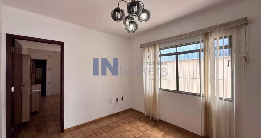 Imóvel à venda em Jundiaí-SP: Casa na Vila Vianelo com 3 quartos, 1 suíte, 2 salas, 2 banheiros, 2 vagas de garagem e 120m².