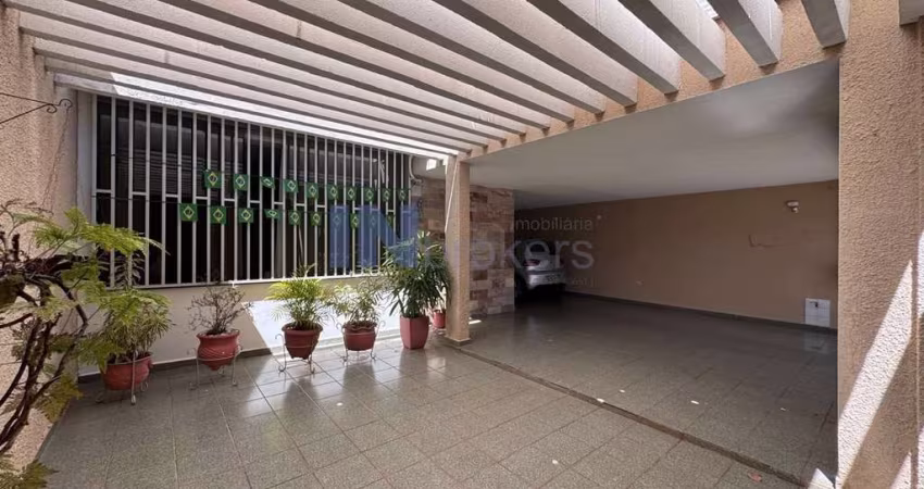 Imperdível! Casa à venda em Jundiaí-SP, Anhangabaú: 3 quartos, 1 suíte, 2 salas, 3 banheiros, 4 vagas, 230m². Confira!