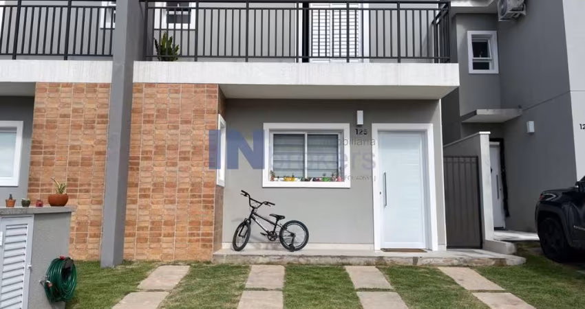 Linda casa condomínio Kaza, 104m2, 3 dormitórios sendo uma suíte, 2 garagens, 3 banheiros, área de lazer completa, excelente localização,  área verde