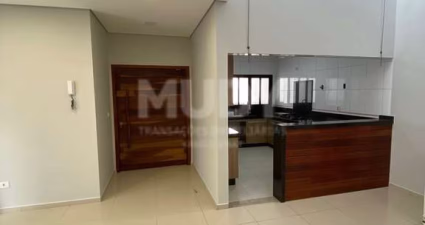 Casa no bairro Jardim Regina, 3 Dorms em terreno de 250m2