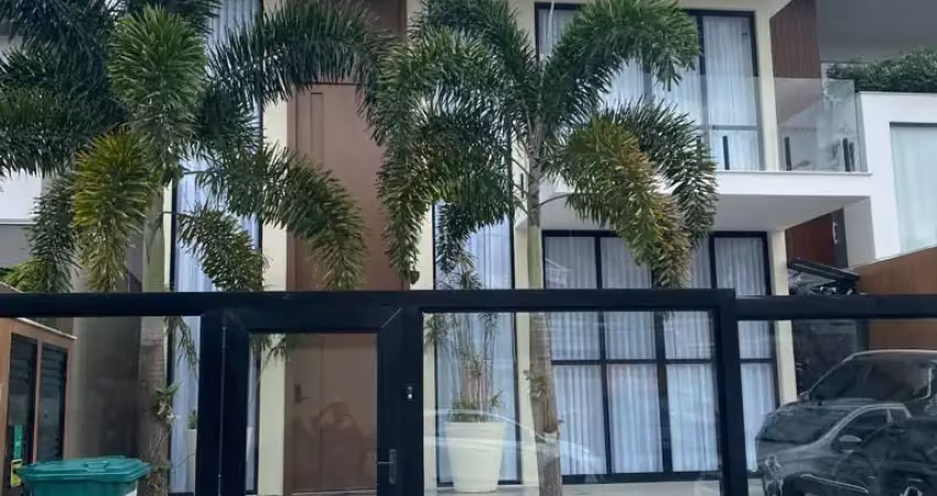 EXCELENTE  CASA CONTENPORÂNEA COM 500M² DE ÁREA ÚTIL NO RIVIERA DEL SOL, O MELHOR CONDOMINIO DO RECREIO