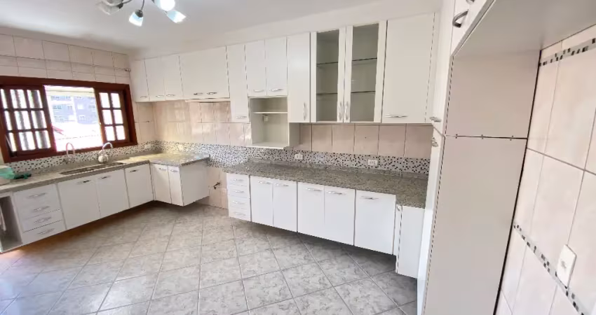 Sobrado maravilhoso rua frária rósea 2 suítes 2 vagas de garagem coberta