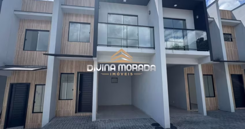 CASA EM CONDOMÍNO FECHADO NO SANTA CATARINA