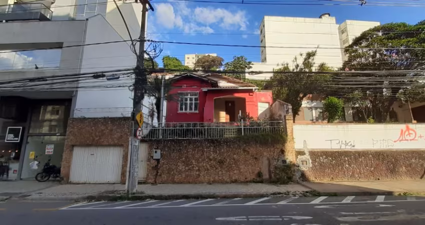 Casa na Rua São Mateus,  comercial ou residencial