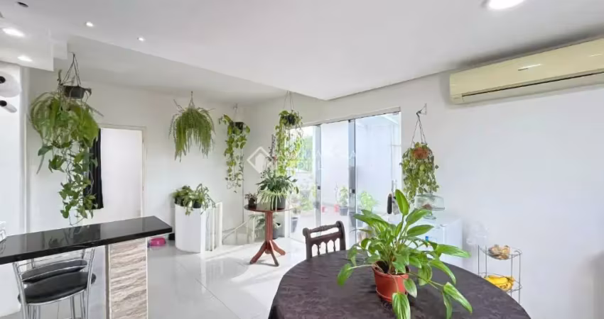Espaço, Conforto e Vista: Linda Cobertura Reformada com Terraço Gourmet!