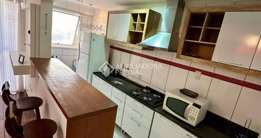 Apartamento mobiliado com vaga no bairro farroupilha – ótima localização!