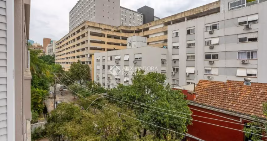 Vista panorâmica e muito sol – 2 dormitórios no centro histórico de porto alegre