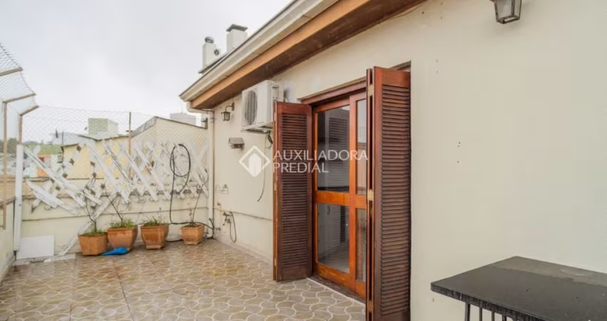 Cobertura na Azenha, 150m², 3 quartos, 1 suíte, 2 banheiros