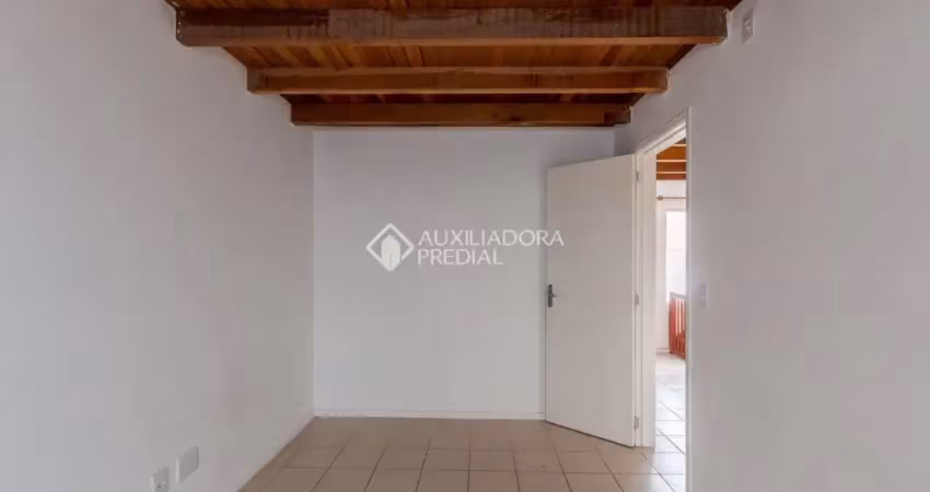 Casa em condomínio, no bairro jardim leopoldina, 3 quartos e 2 vagas de garagem