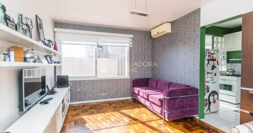 Amplo apartamento de 2 dormitórios com vista e 1 vaga no bairro floresta!