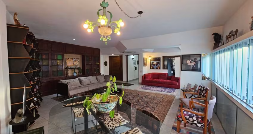 Apartamento com 172m², 4 quartos, duas suítes. Rua Paissandu, esquina com a Paia do Flamengo, em ár