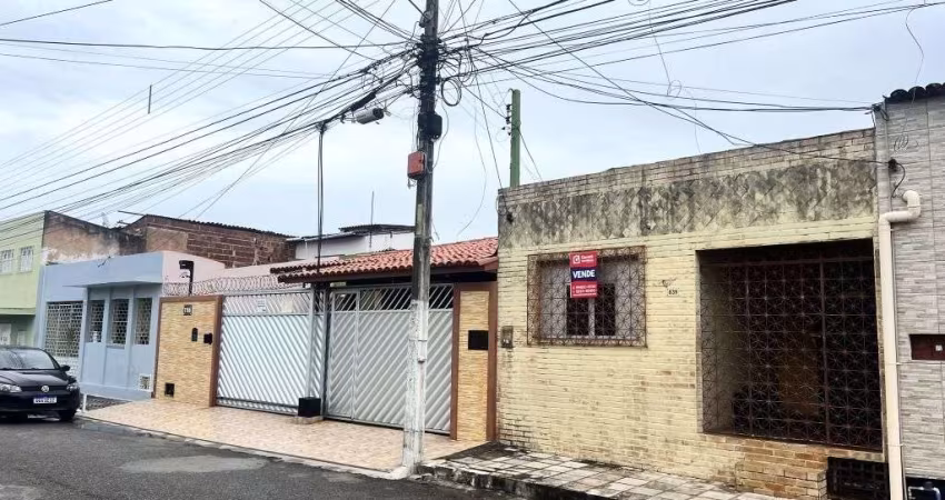 Residência à venda no bairro do Alecrim, com 3 dormitórios, 135 m²  - Natal/RN - CA0498