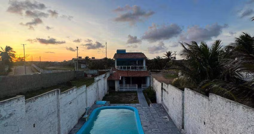 Casa à Beira-Mar em Tabatinga: Próximo à Lagoa de Arituba - 3 dormitórios à venda, 210 m² - Nísia Floresta/RN - CA0503