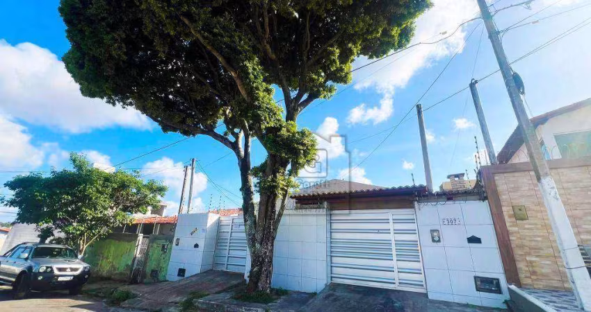 Espaçosa casa à venda com terreno de 287,50m², com frente de 11,50m e 25m de comprimento com 4 dormitórios - Pitimbu - Natal/RN - CA0115