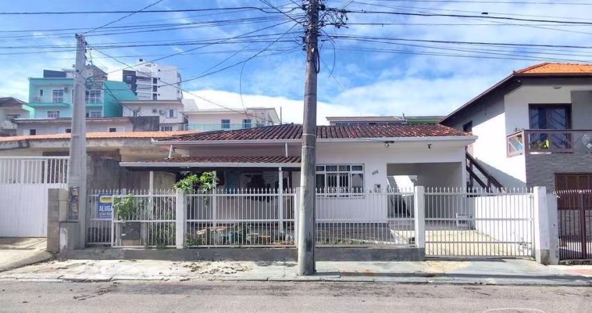 Casa fundos com 2 dormitórios para alugar, 60 m² por R$ 2.004/mês - Rua Conde Afonso Celso, 402 - Capoeiras - Florianópolis/SC