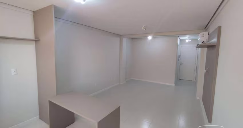 Apartamento com 1 dormitório para alugar, 32 m² por R$ 2.361,96/mês - Estreito - Florianópolis/SC