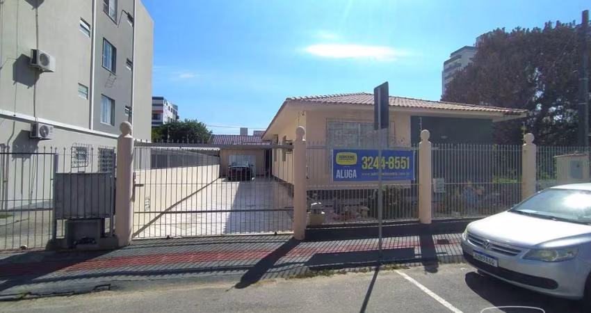 Casa para alugar, 290 m² por R$ 12.420,82/mês - Kobrasol - São José/SC