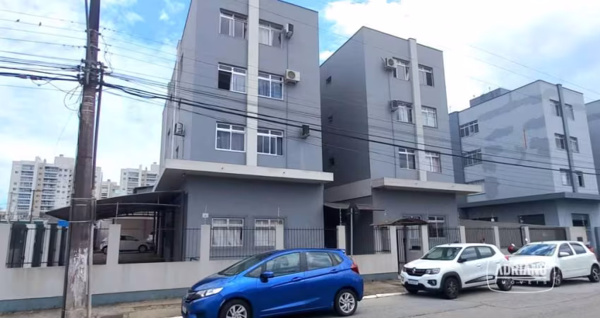 Apartamento com 2 dormitórios à venda, 61 m² por R$ 300.000,00 - Serraria - São José/SC