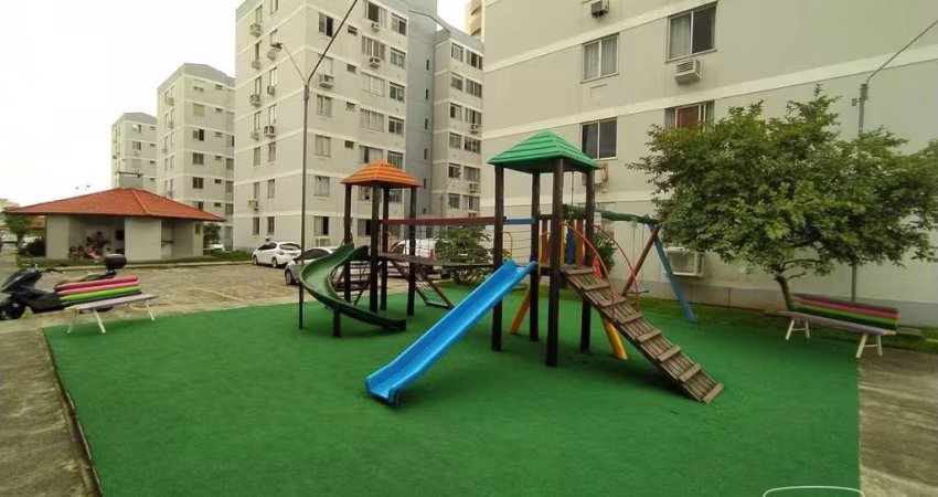 Apartamento com 2 dormitórios à venda, 69 m² por R$ 360.000,00 - Ipiranga - São José/SC