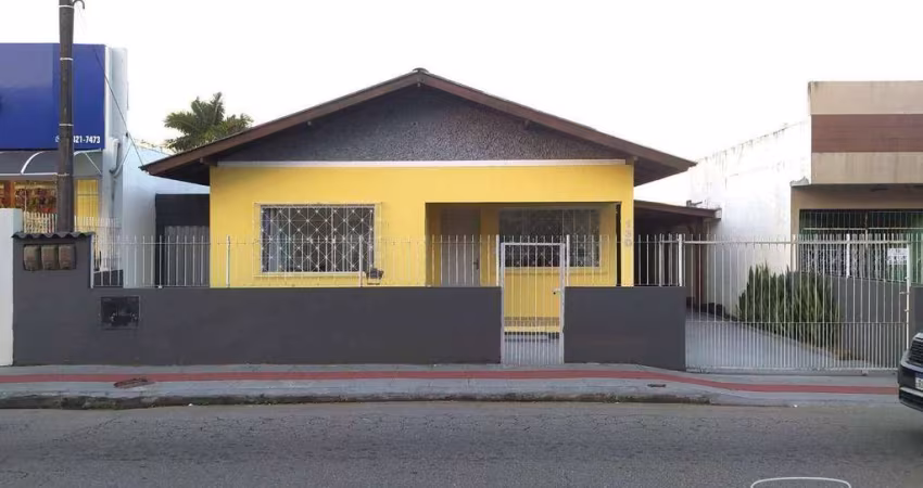 Casa com 3 dormitórios à venda, 160 m² por R$ 1.600.000,00 - Barreiros - São José/SC