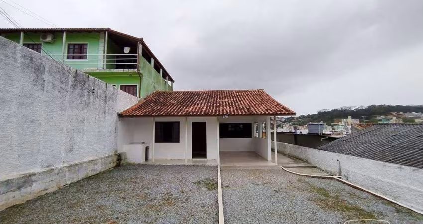 Casa com 3 dormitórios à venda, 70 m² por R$ 370.000,00 - Forquilhinha - São José/SC