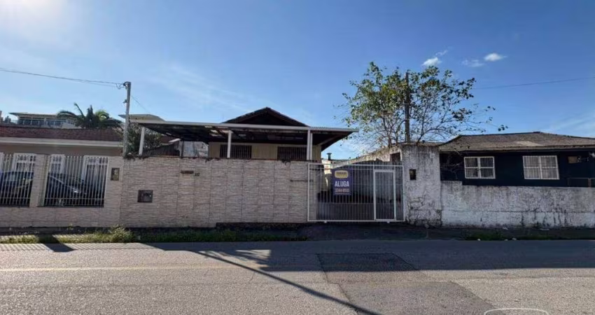 Casa com 2 dormitórios para alugar, 90 m² por R$ 3.131,08/mês - Praia Comprida - São José/SC