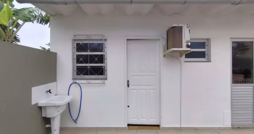 Kitnet com 1 dormitório para alugar, 13 m² por r$ 1.400,00/mês - capoeiras - florianópolis/sc