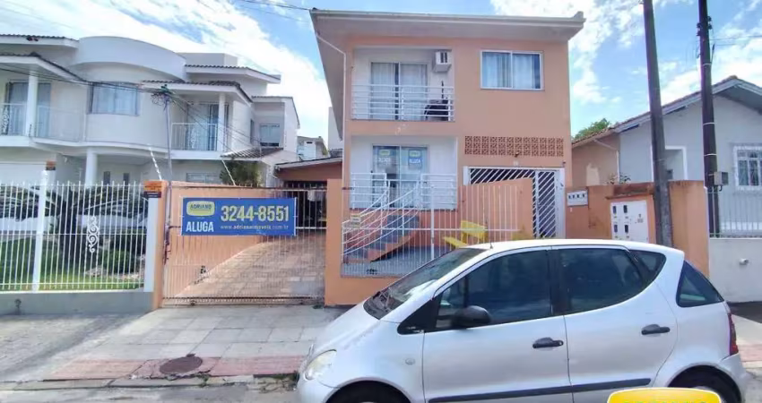 Casa piso térreo frente, com 2 dormitórios para alugar, 88 m² por r$ 2.871/mês - rua conde afonso celso, 197 - capoeiras - florianópolis/sc