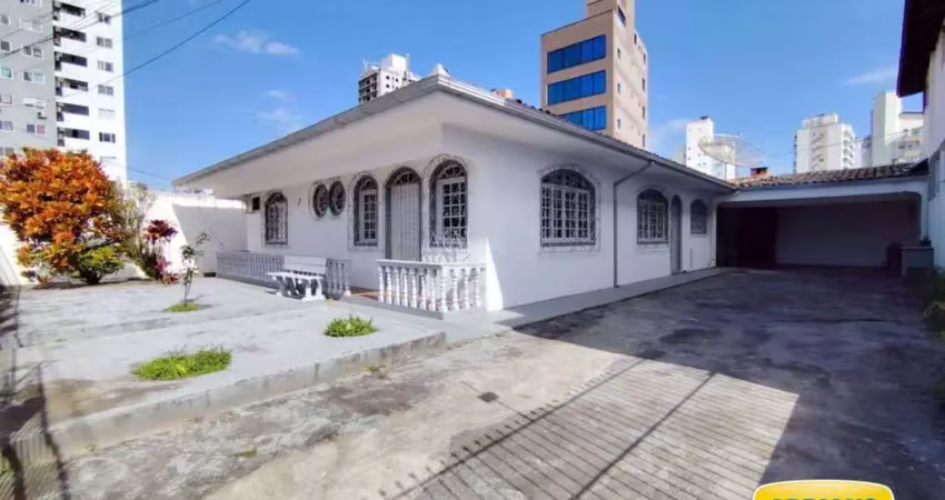 Casa com 5 dormitórios para alugar, 350 m² por r$ 8.386,55/mês - kobrasol - são josé/sc