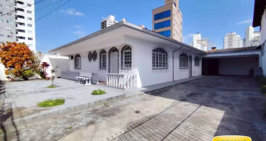 Casa com 5 dormitórios para alugar, 350 m² por r$ 8.386,55/mês - kobrasol - são josé/sc