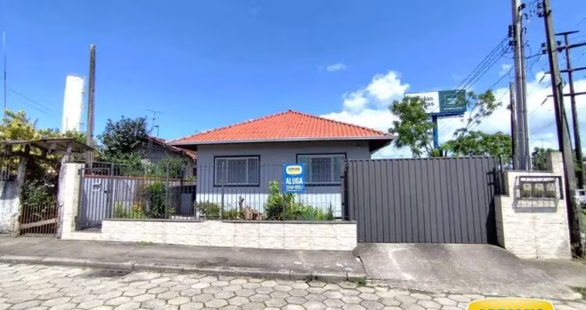 Casa fundos com 3 dormitórios para alugar, 70 m² por r$ 2.668/mês -  rua joaquim carneiro, 802 - capoeiras - florianópolis/sc