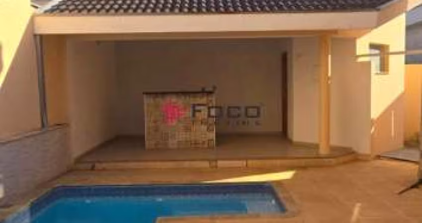 Casa condomínio / Terras do Vale / 03 Dormitórios / 01suíte / 04 vagas / 165m²AC / 300m²TE - Caçapava -SP.