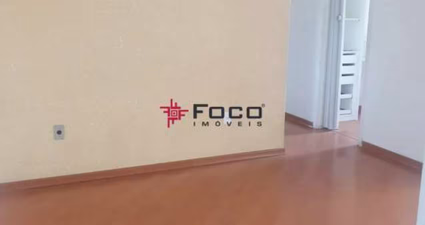 Apartamento Edifícios Veleiro / Monte Castelo / 03 Dormitórios / 01 Suíte / 72M² São José dos Campos