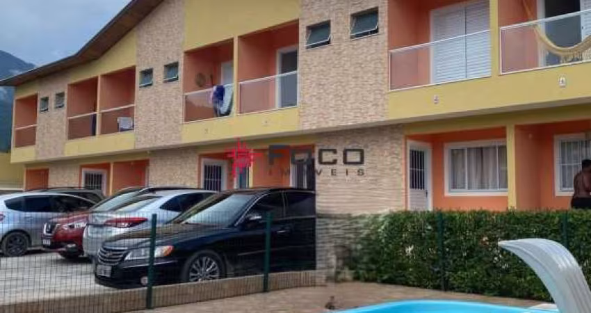 Sobrado em condomínio fechado - Caraguatatuba - 2 dormitórios e piscina - 78m²