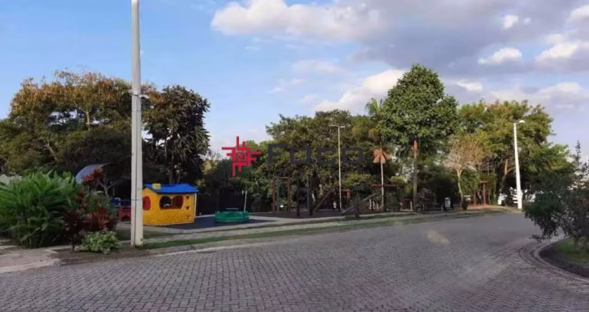 Terreno Declive de 714m² no Condomínio Reserva do Paratehy Norte