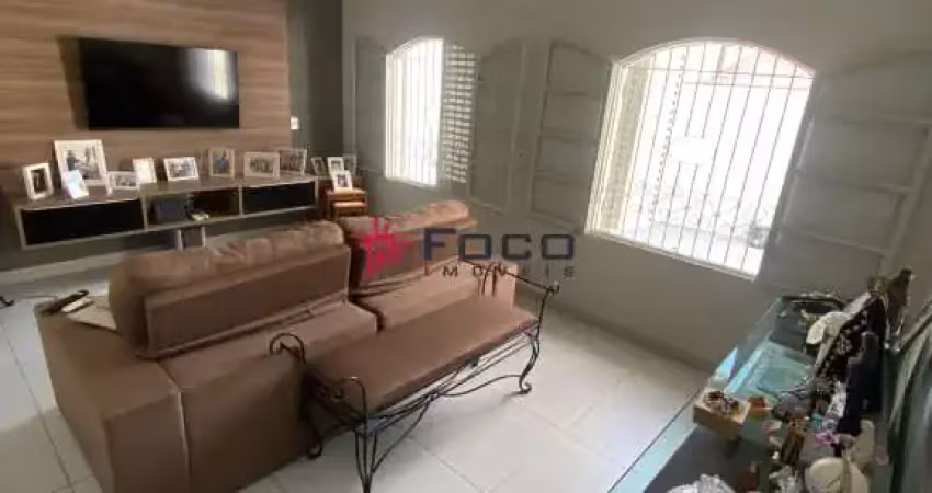 Casa / Jardim Satélite / 3 Dormitórios / 2 suíte / 2 vaga / 175m² / São José dos Campos