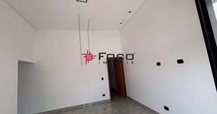 Casa  /  Vila das Flores   / 03 Dormitórios / 01 Suíte / 175M²TE / 85M²AC / São José dos Campos