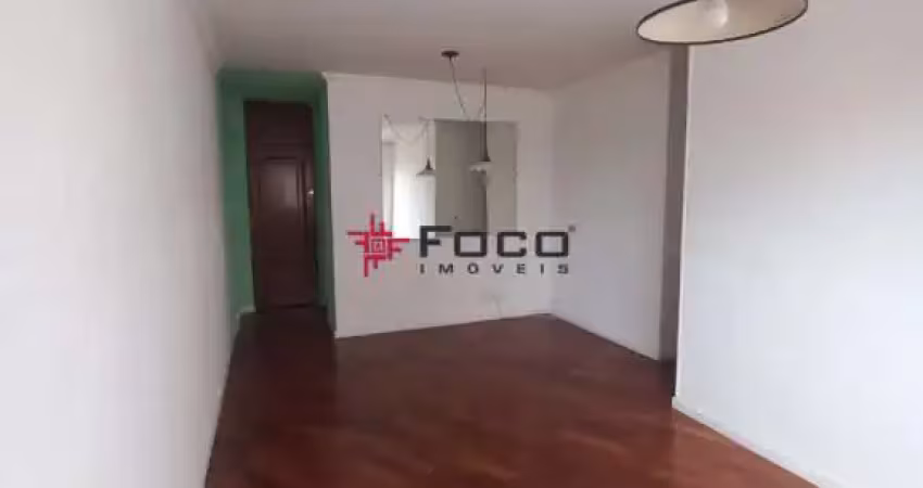 APARTAMENTO no Condomínio Jardins II, na Vila Ema, com 75m2, 3 quartos, 2 banheiros, 1 vaga, área de lazer