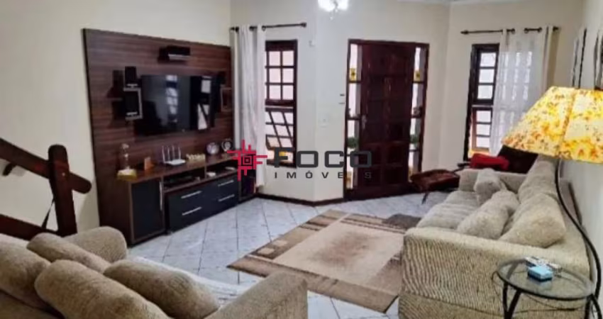 Casa  / Jardim Altos de Santana II  / 03 Dormitórios / 01 Suíte / 187M²TE / 214M²AC / Jacareí