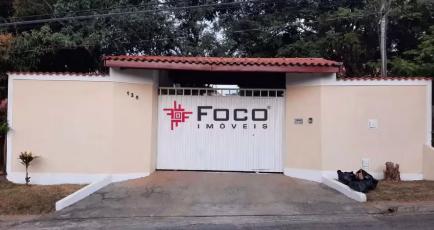 Chácara cinematográfica / Jardim Uirá / 04 dormitórios / 03 banheiros / 160 m² de construção / 1.575 m² de terreno / São José dos Campos