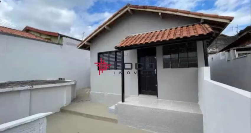 Casa com Edícula/ Jardim Satélite/ 03 Dormitórios/250m²/ São José dos Campos