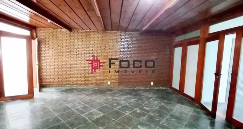 Casa Comercial Térrea / Jd. Esplanada / 14 Salas / 292m² / São José dos Campos