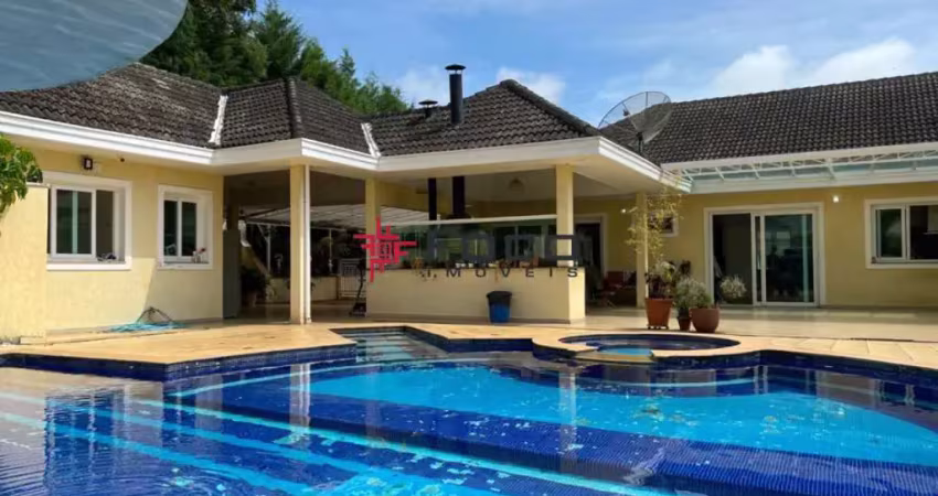 Casa 4 dormitórios / terreno 3.000m² / área construída 570m² /caçapava