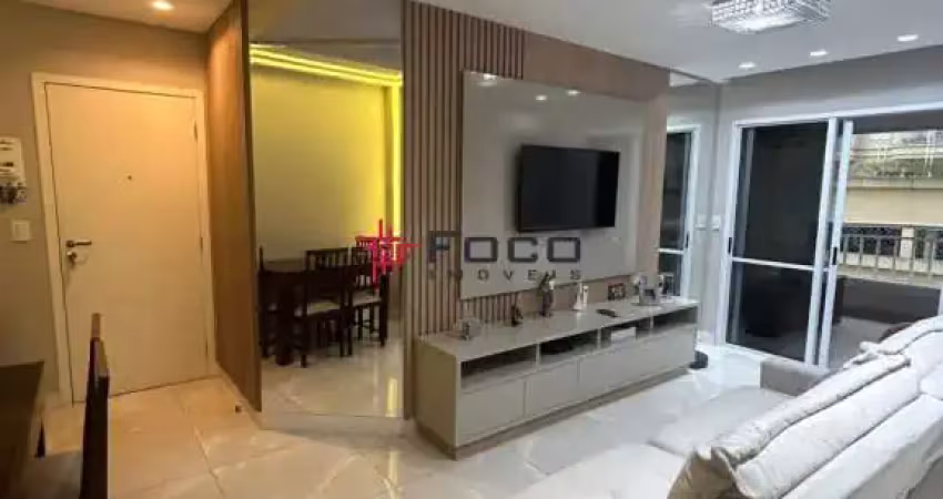 Apartamento 100% reformado / 70m² / 03 dormitórios sendo 01 suíte / 02 vagas /condomínio piazza strauss / vila ema