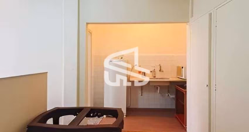 Venda de kitnet mobiliada na Liberdade próximo ao metrô Liberdade! 28m², Pronto para Morar!