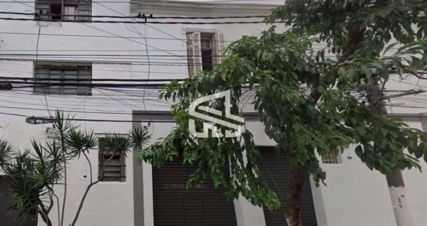 Imóvel com amplo espaço para seu negócio , bem localizado no bairro do Brás com parte superior contendo 12 salas prontas para escritório