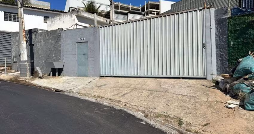 Galpão com 1700 metros em Santana de Parnaíba