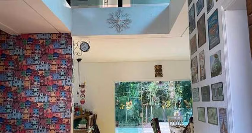 Casa ampla e decorada - com área de lazer